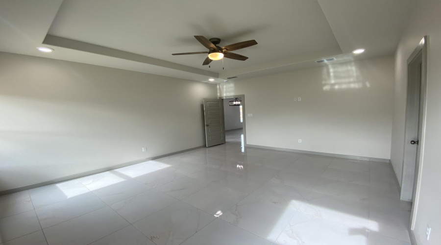 1438 El Caporal Dr., LAREDO, Texas 78043, 3 Bedrooms Bedrooms, 4 Rooms Rooms,2 BathroomsBathrooms,Residential,For Sale,1438 El Caporal Dr.,20253550