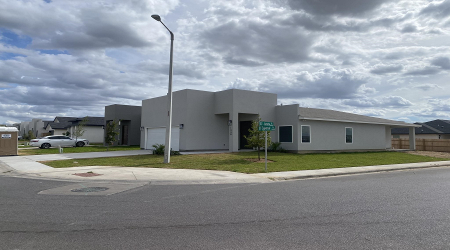 1438 El Caporal Dr., LAREDO, Texas 78043, 3 Bedrooms Bedrooms, 4 Rooms Rooms,2 BathroomsBathrooms,Residential,For Sale,1438 El Caporal Dr.,20253550