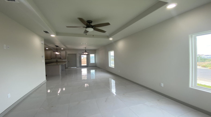 1438 El Caporal Dr., LAREDO, Texas 78043, 3 Bedrooms Bedrooms, 4 Rooms Rooms,2 BathroomsBathrooms,Residential,For Sale,1438 El Caporal Dr.,20253550