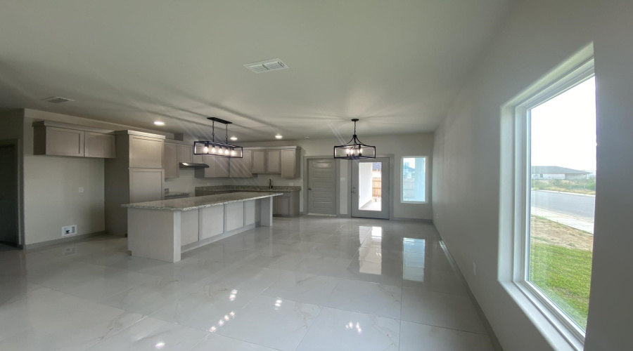 1438 El Caporal Dr., LAREDO, Texas 78043, 3 Bedrooms Bedrooms, 4 Rooms Rooms,2 BathroomsBathrooms,Residential,For Sale,1438 El Caporal Dr.,20253550