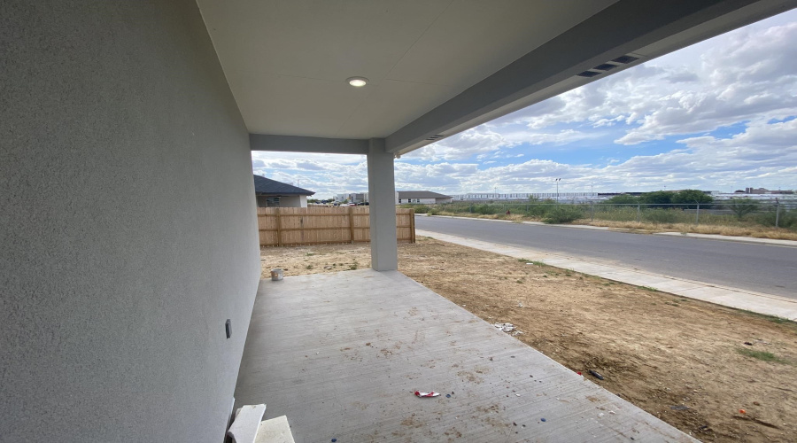 1438 El Caporal Dr., LAREDO, Texas 78043, 3 Bedrooms Bedrooms, 4 Rooms Rooms,2 BathroomsBathrooms,Residential,For Sale,1438 El Caporal Dr.,20253550