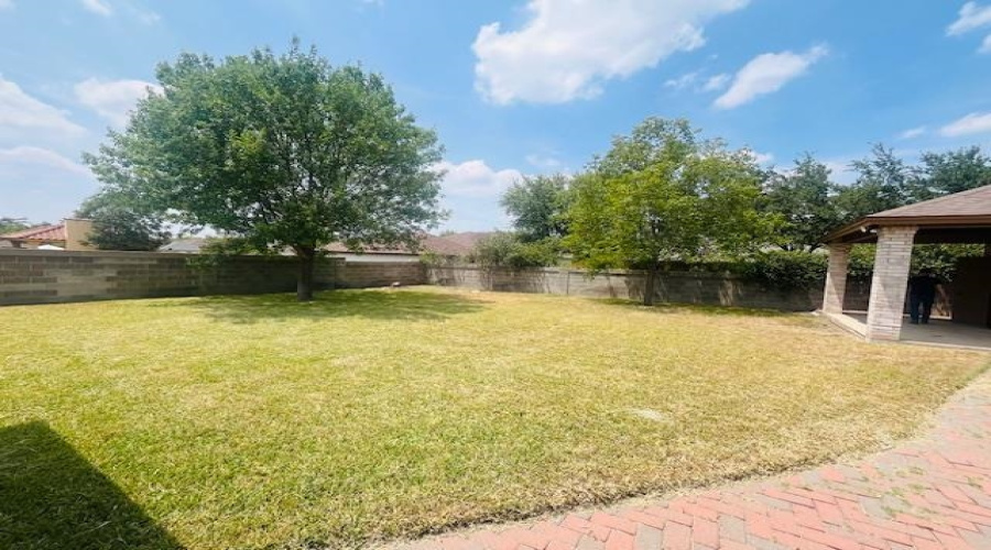 3816 Winrock Dr, Laredo, Texas 78045, 3 Bedrooms Bedrooms, 7 Rooms Rooms,2 BathroomsBathrooms,Residential,For Sale,3816 Winrock Dr,20253554