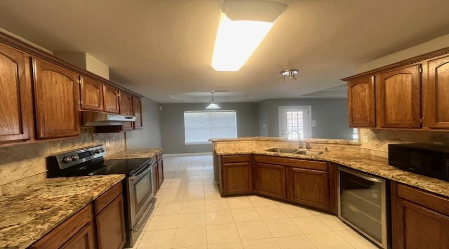 3816 Winrock Dr, Laredo, Texas 78045, 3 Bedrooms Bedrooms, 7 Rooms Rooms,2 BathroomsBathrooms,Residential,For Sale,3816 Winrock Dr,20253554