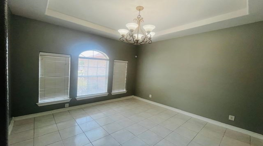 3816 Winrock Dr, Laredo, Texas 78045, 3 Bedrooms Bedrooms, 7 Rooms Rooms,2 BathroomsBathrooms,Residential,For Sale,3816 Winrock Dr,20253554