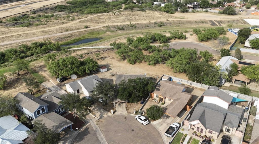 1001 N Lost Creek Lp, Laredo, Texas 78046, 3 Bedrooms Bedrooms, 7 Rooms Rooms,1 BathroomBathrooms,Residential,For Sale,1001 N Lost Creek Lp,20253555