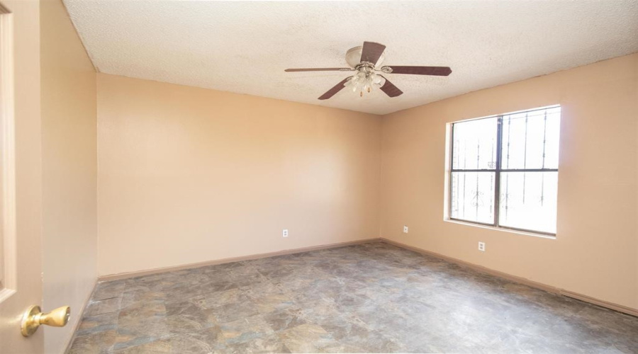 1001 N Lost Creek Lp, Laredo, Texas 78046, 3 Bedrooms Bedrooms, 7 Rooms Rooms,1 BathroomBathrooms,Residential,For Sale,1001 N Lost Creek Lp,20253555