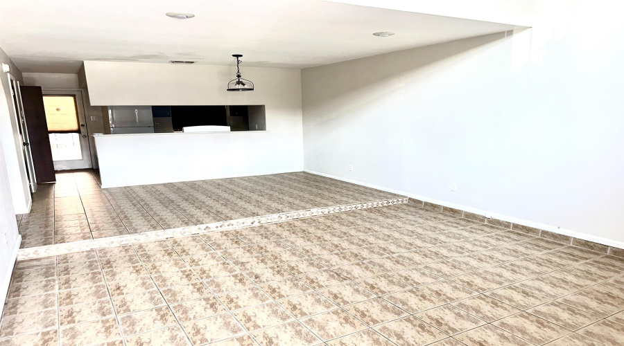 5500 McPherson Rd, Laredo, Texas 78041, 2 Bedrooms Bedrooms, 5 Rooms Rooms,1 BathroomBathrooms,Residential,For Sale,5500 McPherson Rd,20253557