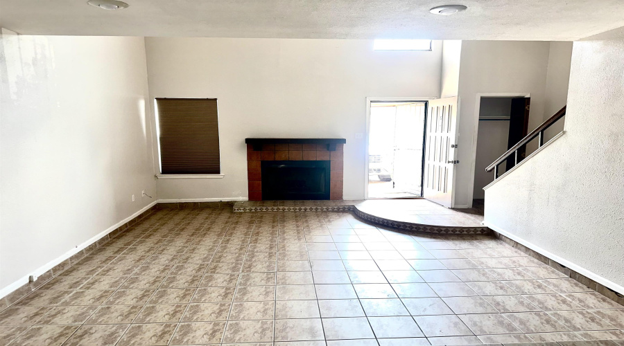 5500 McPherson Rd, Laredo, Texas 78041, 2 Bedrooms Bedrooms, 5 Rooms Rooms,1 BathroomBathrooms,Residential,For Sale,5500 McPherson Rd,20253557