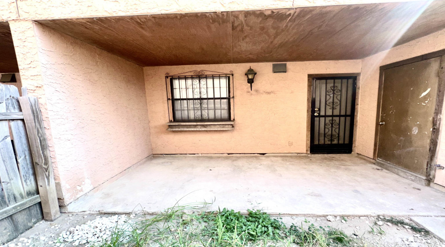 5500 McPherson Rd, Laredo, Texas 78041, 2 Bedrooms Bedrooms, 5 Rooms Rooms,1 BathroomBathrooms,Residential,For Sale,5500 McPherson Rd,20253557