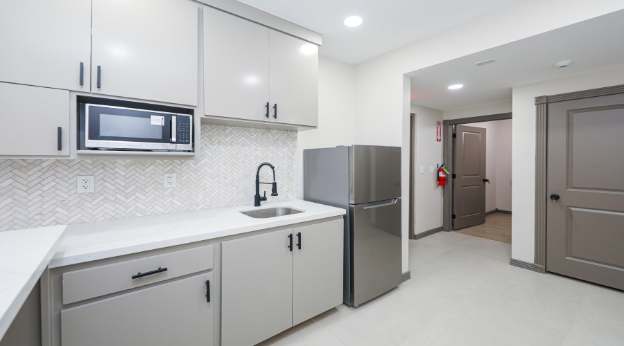 104 E Calton Rd, Laredo, Texas 78041, 1 Room Rooms,2 BathroomsBathrooms,Commercial retail/office,For Rent,104 E Calton Rd,20253561