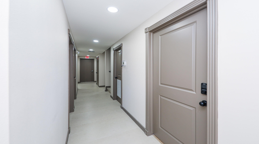 104 E Calton Rd, Laredo, Texas 78041, 1 Room Rooms,2 BathroomsBathrooms,Commercial retail/office,For Rent,104 E Calton Rd,20253562