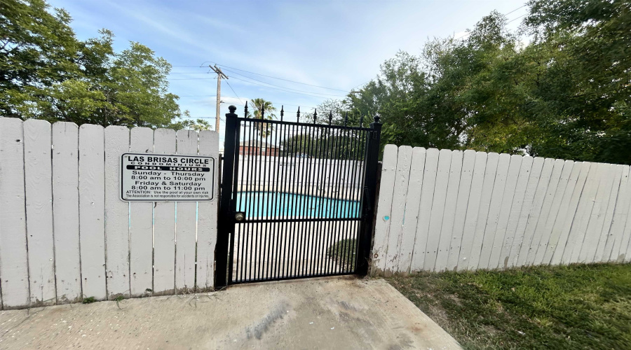 1206 International Blvd, Laredo, Texas 78045, 2 Bedrooms Bedrooms, 3 Rooms Rooms,2 BathroomsBathrooms,Residential,For Rent,1206 International Blvd,20253564