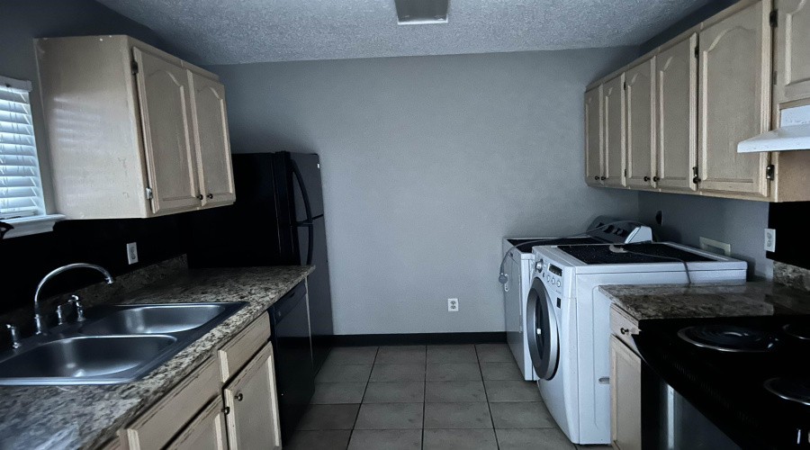 1206 International Blvd, Laredo, Texas 78045, 2 Bedrooms Bedrooms, 3 Rooms Rooms,2 BathroomsBathrooms,Residential,For Rent,1206 International Blvd,20253564