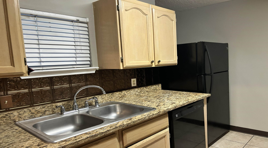 1206 International Blvd, Laredo, Texas 78045, 2 Bedrooms Bedrooms, 3 Rooms Rooms,2 BathroomsBathrooms,Residential,For Rent,1206 International Blvd,20253564