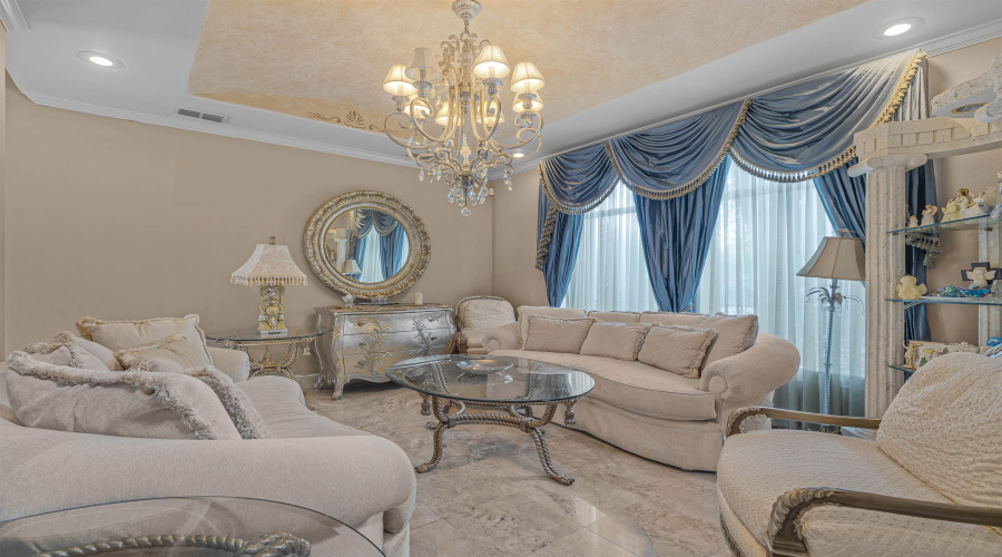 331 St Julien Dr, Laredo, Texas 78041, 4 Bedrooms Bedrooms, 10 Rooms Rooms,4 BathroomsBathrooms,Residential,For Sale,331 St Julien Dr,20253566