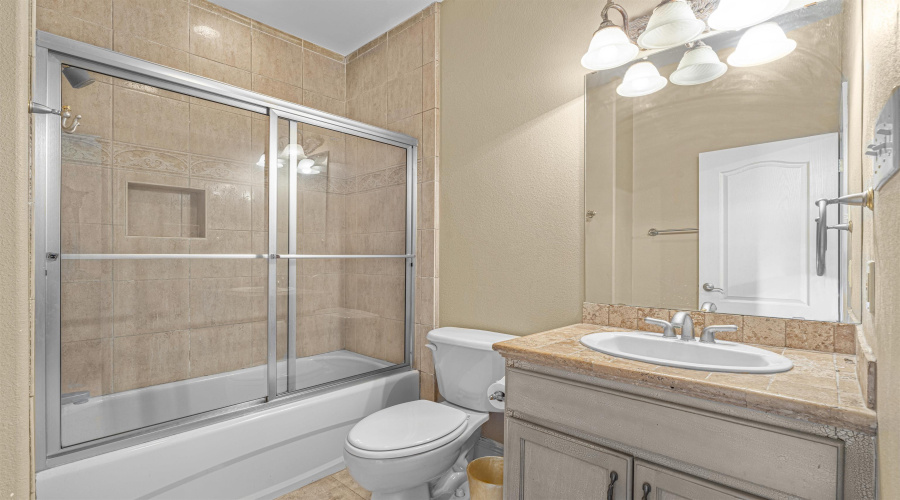 331 St Julien Dr, Laredo, Texas 78041, 4 Bedrooms Bedrooms, 10 Rooms Rooms,4 BathroomsBathrooms,Residential,For Sale,331 St Julien Dr,20253566