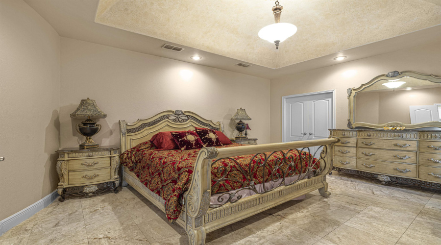 331 St Julien Dr, Laredo, Texas 78041, 4 Bedrooms Bedrooms, 10 Rooms Rooms,4 BathroomsBathrooms,Residential,For Sale,331 St Julien Dr,20253566