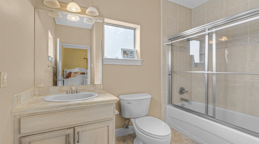 331 St Julien Dr, Laredo, Texas 78041, 4 Bedrooms Bedrooms, 10 Rooms Rooms,4 BathroomsBathrooms,Residential,For Sale,331 St Julien Dr,20253566