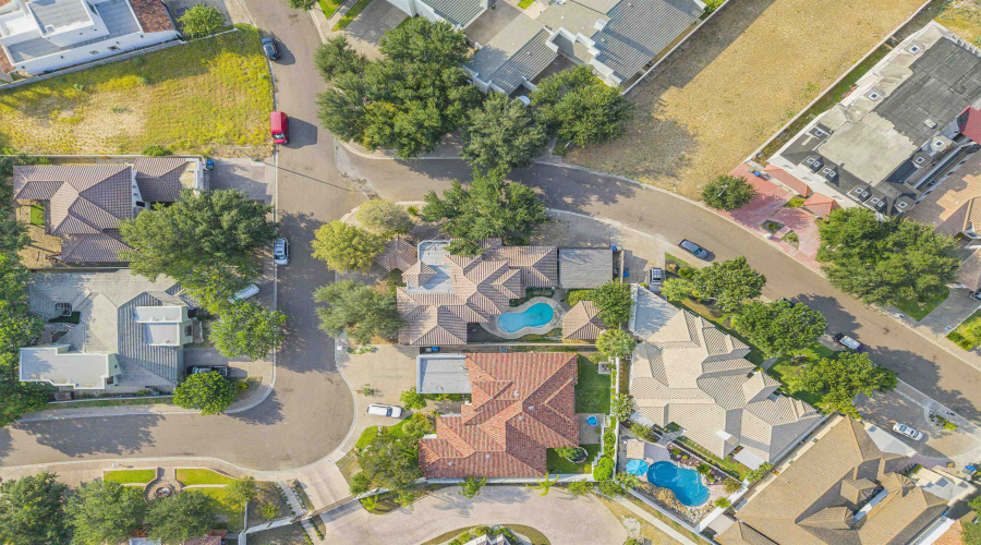 331 St Julien Dr, Laredo, Texas 78041, 4 Bedrooms Bedrooms, 10 Rooms Rooms,4 BathroomsBathrooms,Residential,For Sale,331 St Julien Dr,20253566