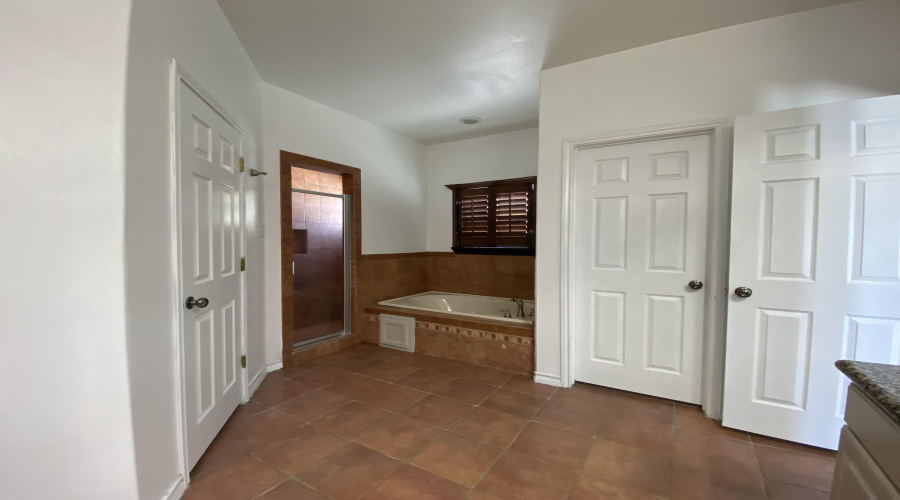 411 Lake Nakuru Ct, LAREDO, Texas 78041, 3 Bedrooms Bedrooms, 8 Rooms Rooms,4 BathroomsBathrooms,Residential,For Sale,411 Lake Nakuru Ct,20253580