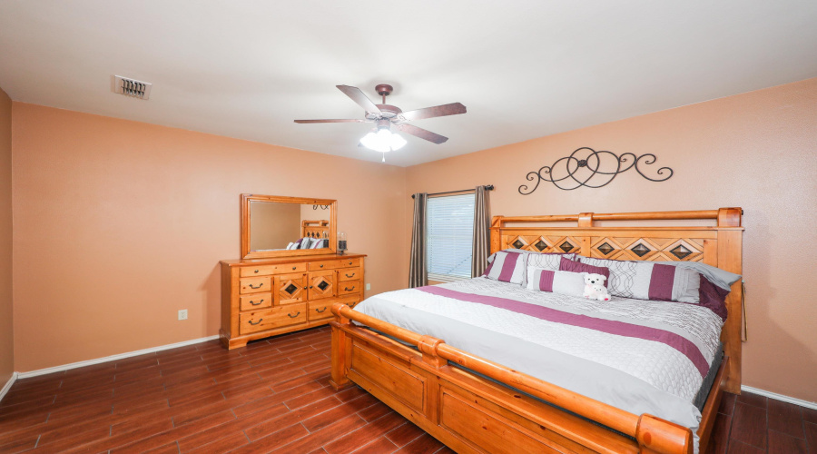 11126 Entrada Lp, Laredo, Texas 78045-7377, 4 Bedrooms Bedrooms, 8 Rooms Rooms,2 BathroomsBathrooms,Residential,For Sale,11126 Entrada Lp,20253587