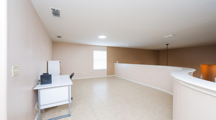 11126 Entrada Lp, Laredo, Texas 78045-7377, 4 Bedrooms Bedrooms, 8 Rooms Rooms,2 BathroomsBathrooms,Residential,For Sale,11126 Entrada Lp,20253587
