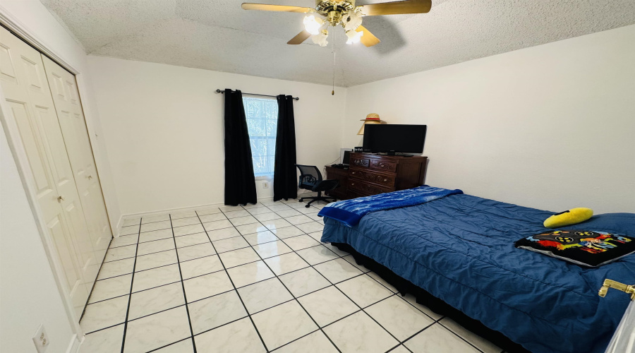1128 Quail Hollow Lp, LAREDO, Texas 78045-1942, 3 Bedrooms Bedrooms, 6 Rooms Rooms,3 BathroomsBathrooms,Residential,For Sale,1128 Quail Hollow Lp,20253588