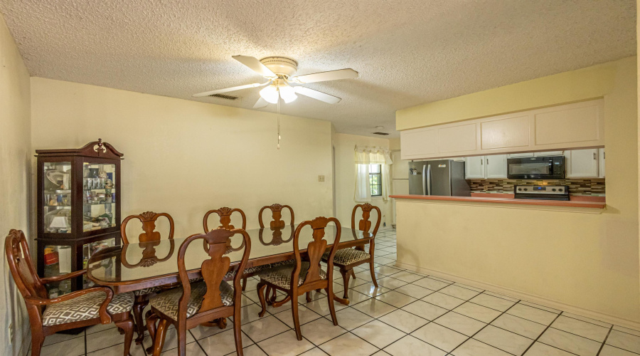 1128 Quail Hollow Lp, LAREDO, Texas 78045-1942, 3 Bedrooms Bedrooms, 6 Rooms Rooms,3 BathroomsBathrooms,Residential,For Sale,1128 Quail Hollow Lp,20253588