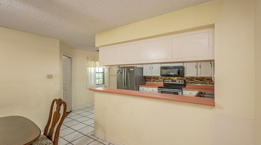 1128 Quail Hollow Lp, LAREDO, Texas 78045-1942, 3 Bedrooms Bedrooms, 6 Rooms Rooms,3 BathroomsBathrooms,Residential,For Sale,1128 Quail Hollow Lp,20253588