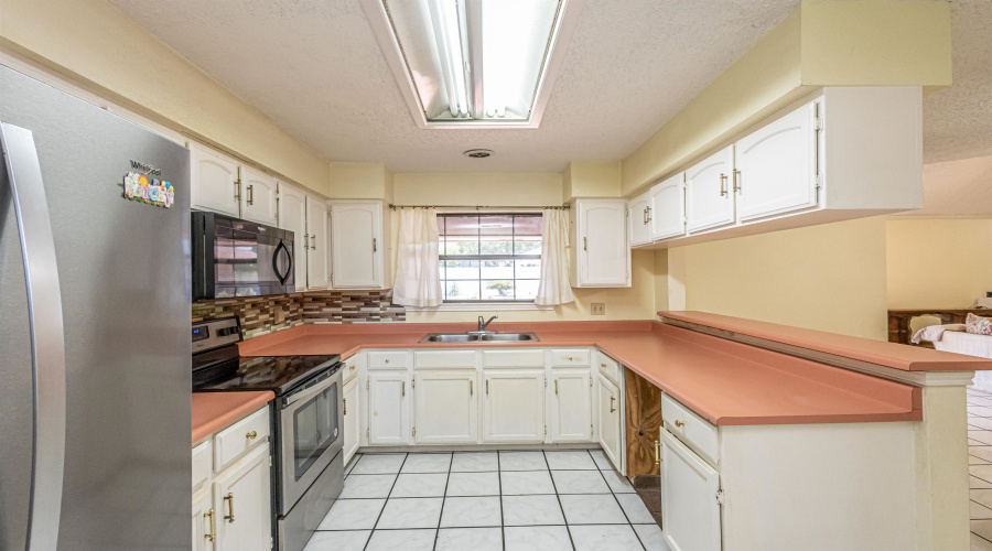 1128 Quail Hollow Lp, LAREDO, Texas 78045-1942, 3 Bedrooms Bedrooms, 6 Rooms Rooms,3 BathroomsBathrooms,Residential,For Sale,1128 Quail Hollow Lp,20253588