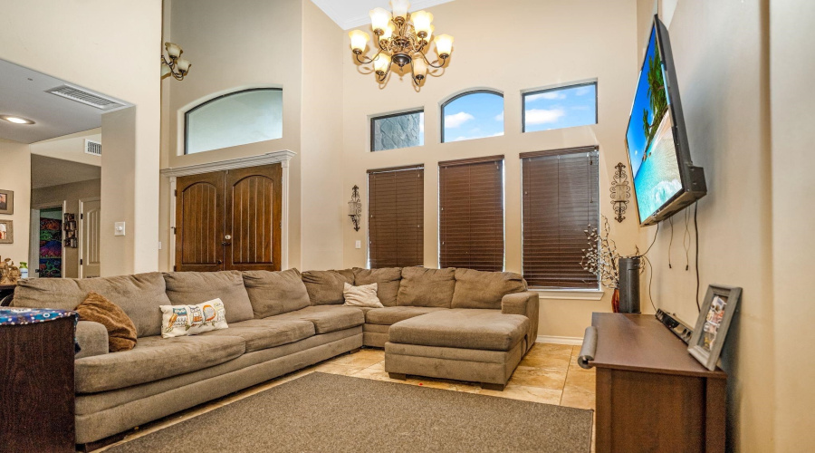 102 Foxtail Dr, Laredo, Texas 78045, 3 Bedrooms Bedrooms, 6 Rooms Rooms,3 BathroomsBathrooms,Residential,For Sale,102 Foxtail Dr,20253603