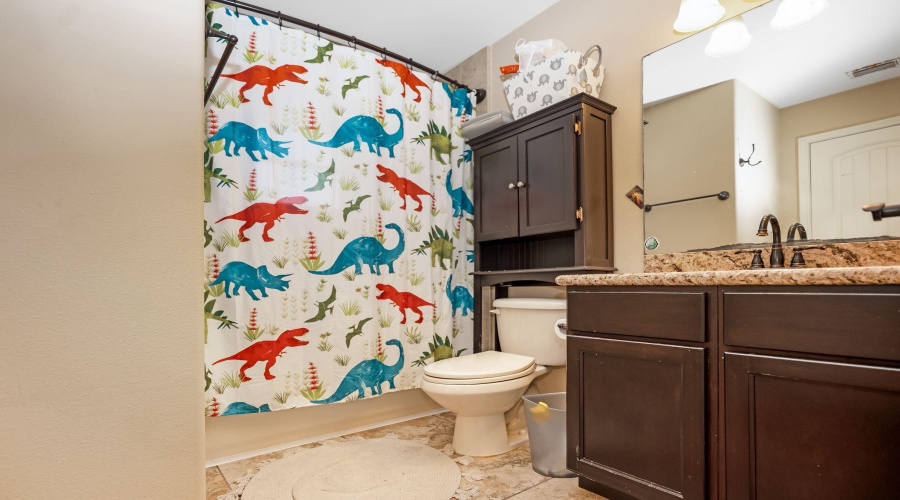 102 Foxtail Dr, Laredo, Texas 78045, 3 Bedrooms Bedrooms, 6 Rooms Rooms,3 BathroomsBathrooms,Residential,For Sale,102 Foxtail Dr,20253603