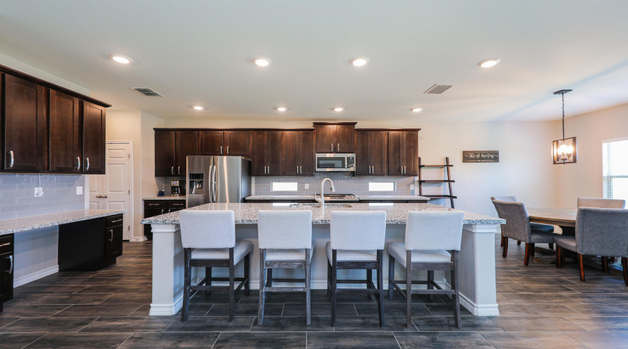 411 Quieto Dr., LAREDO, Texas 78045, 5 Bedrooms Bedrooms, 8 Rooms Rooms,4 BathroomsBathrooms,Residential,For Sale,411 Quieto Dr.,20253594