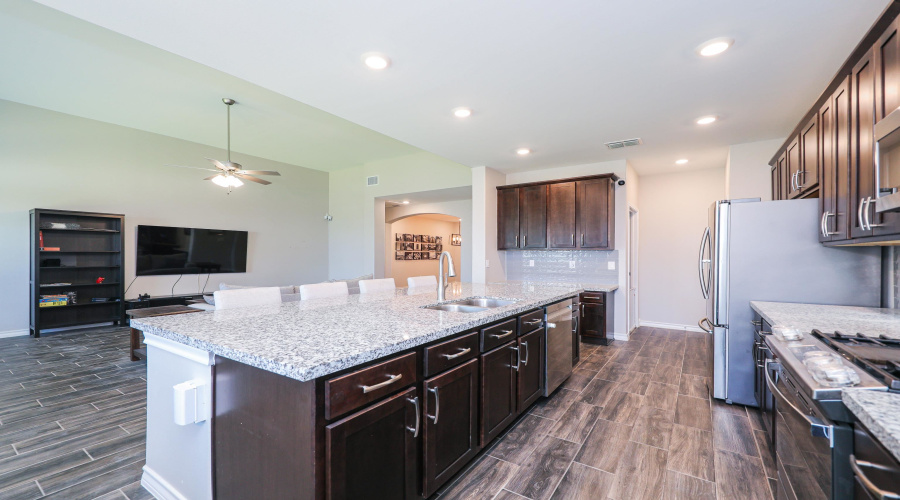 411 Quieto Dr., LAREDO, Texas 78045, 5 Bedrooms Bedrooms, 8 Rooms Rooms,4 BathroomsBathrooms,Residential,For Sale,411 Quieto Dr.,20253594