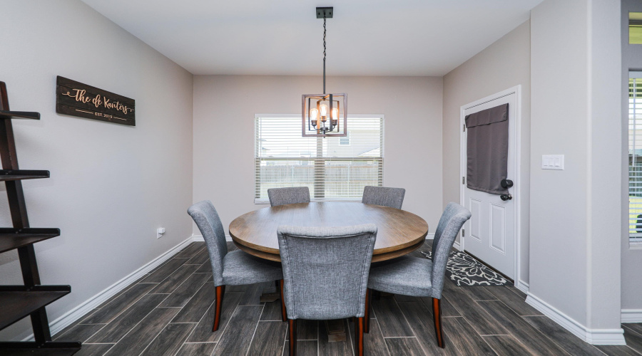 411 Quieto Dr., LAREDO, Texas 78045, 5 Bedrooms Bedrooms, 8 Rooms Rooms,4 BathroomsBathrooms,Residential,For Sale,411 Quieto Dr.,20253594