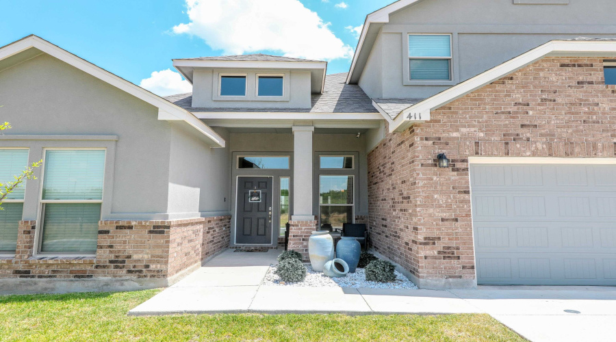 411 Quieto Dr., LAREDO, Texas 78045, 5 Bedrooms Bedrooms, 8 Rooms Rooms,4 BathroomsBathrooms,Residential,For Sale,411 Quieto Dr.,20253594