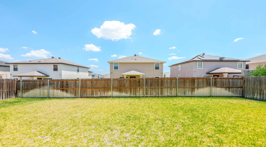 411 Quieto Dr., LAREDO, Texas 78045, 5 Bedrooms Bedrooms, 8 Rooms Rooms,4 BathroomsBathrooms,Residential,For Sale,411 Quieto Dr.,20253594