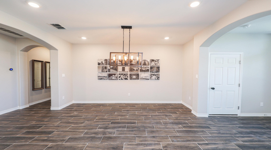 411 Quieto Dr., LAREDO, Texas 78045, 5 Bedrooms Bedrooms, 8 Rooms Rooms,4 BathroomsBathrooms,Residential,For Sale,411 Quieto Dr.,20253594