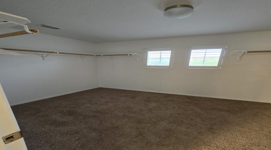 123 Veracruz Dr., Laredo, Texas 78045-6646, 4 Bedrooms Bedrooms, 8 Rooms Rooms,3 BathroomsBathrooms,Residential,For Rent,123 Veracruz Dr.,20253605