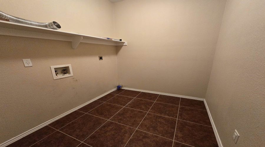 123 Veracruz Dr., Laredo, Texas 78045-6646, 4 Bedrooms Bedrooms, 8 Rooms Rooms,3 BathroomsBathrooms,Residential,For Rent,123 Veracruz Dr.,20253605