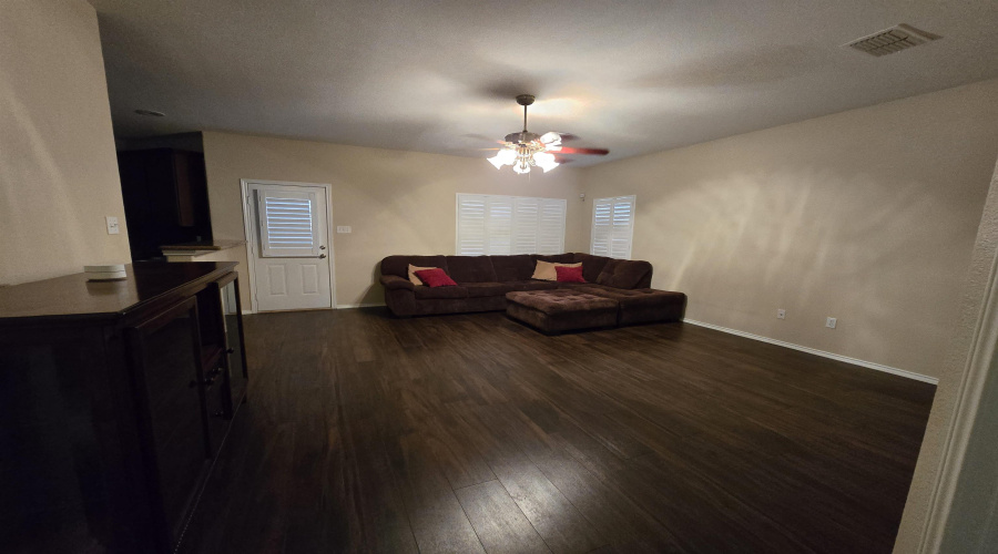 123 Veracruz Dr., Laredo, Texas 78045-6646, 4 Bedrooms Bedrooms, 8 Rooms Rooms,3 BathroomsBathrooms,Residential,For Rent,123 Veracruz Dr.,20253605