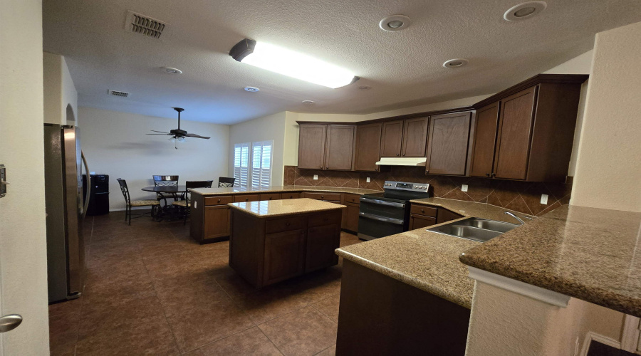 123 Veracruz Dr., Laredo, Texas 78045-6646, 4 Bedrooms Bedrooms, 8 Rooms Rooms,3 BathroomsBathrooms,Residential,For Rent,123 Veracruz Dr.,20253605