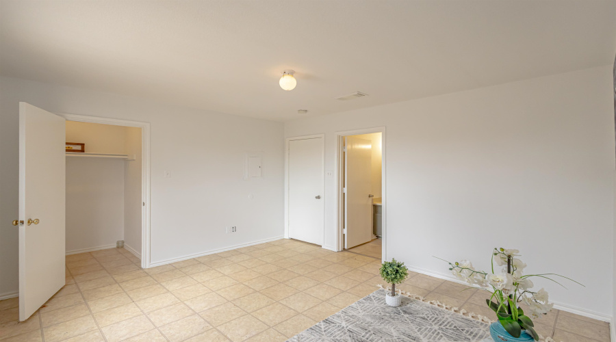 322 Ocean Dr, LAREDO, Texas 78043, 3 Bedrooms Bedrooms, 5 Rooms Rooms,2 BathroomsBathrooms,Residential,For Sale,322 Ocean Dr,20253606