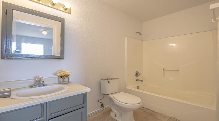 322 Ocean Dr, LAREDO, Texas 78043, 3 Bedrooms Bedrooms, 5 Rooms Rooms,2 BathroomsBathrooms,Residential,For Sale,322 Ocean Dr,20253606