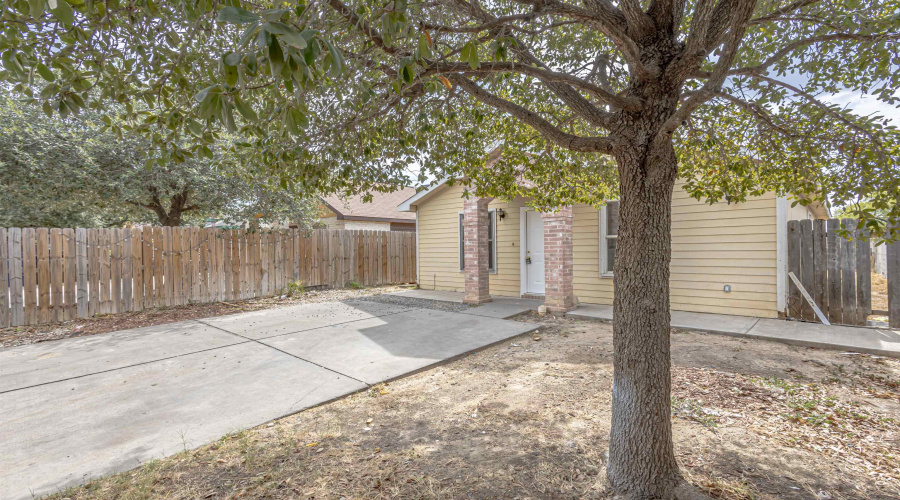 322 Ocean Dr, LAREDO, Texas 78043, 3 Bedrooms Bedrooms, 5 Rooms Rooms,2 BathroomsBathrooms,Residential,For Sale,322 Ocean Dr,20253606