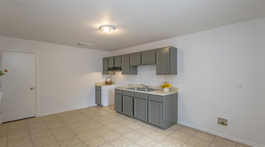 322 Ocean Dr, LAREDO, Texas 78043, 3 Bedrooms Bedrooms, 5 Rooms Rooms,2 BathroomsBathrooms,Residential,For Sale,322 Ocean Dr,20253606