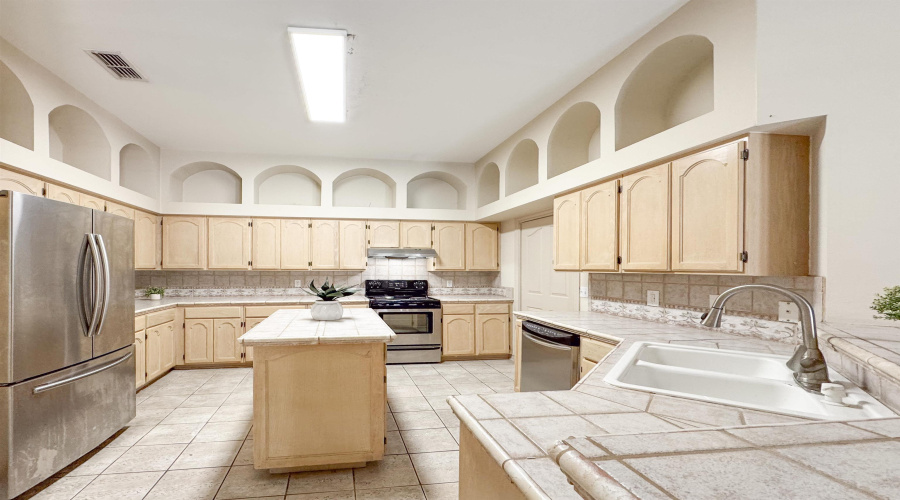 3003 Edgefield Ct, Laredo, Texas 78045, 3 Bedrooms Bedrooms, 6 Rooms Rooms,2 BathroomsBathrooms,Residential,For Rent,3003 Edgefield Ct,20253612