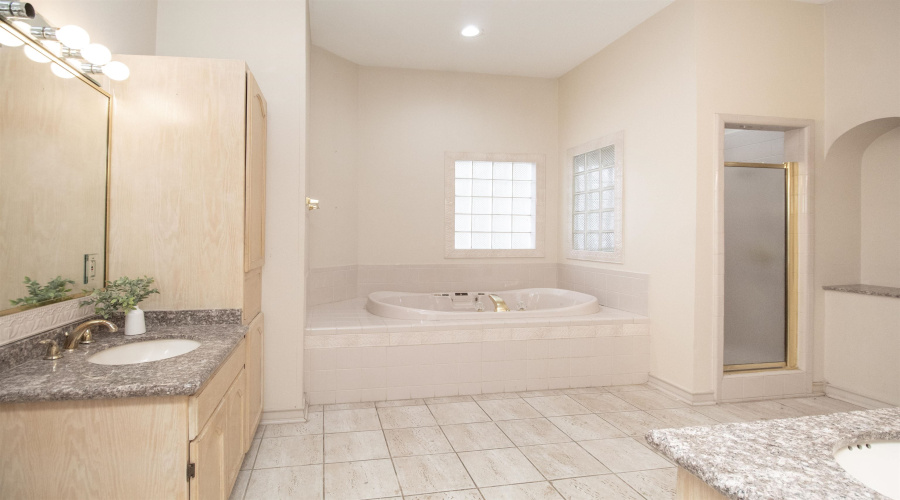 3003 Edgefield Ct, Laredo, Texas 78045, 3 Bedrooms Bedrooms, 6 Rooms Rooms,2 BathroomsBathrooms,Residential,For Rent,3003 Edgefield Ct,20253612