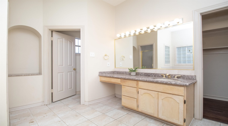 3003 Edgefield Ct, Laredo, Texas 78045, 3 Bedrooms Bedrooms, 6 Rooms Rooms,2 BathroomsBathrooms,Residential,For Rent,3003 Edgefield Ct,20253612