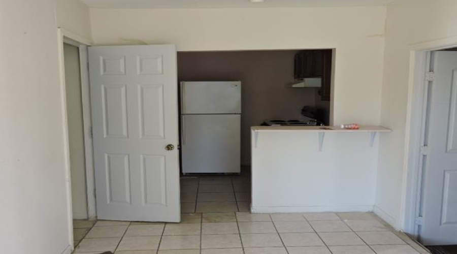 2205 Mendiola Ave, Laredo, Texas 78043, ,Multi-family,For Sale,2205 Mendiola Ave,20242261